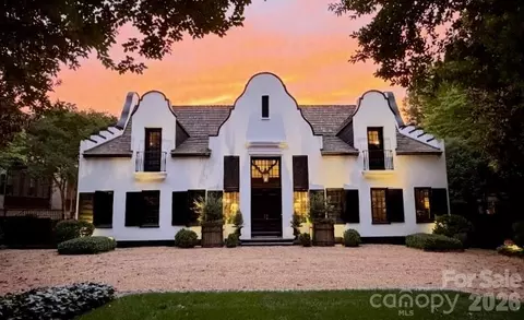 1516 Queens W Rd W, Charlotte, NC 28207