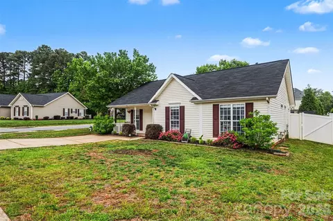 552 Chase Brook Dr, Rock Hill, SC 29732