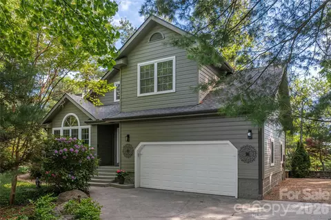 196 Rockhold Dr, Asheville, NC 28804