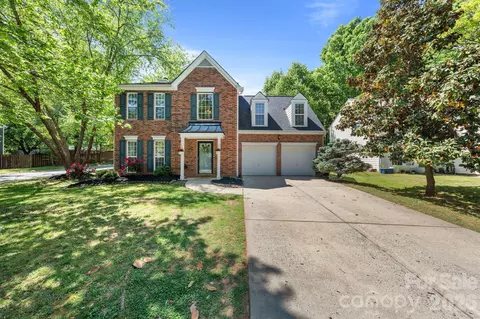 8015 Leisure Ln, Huntersville, NC 28078