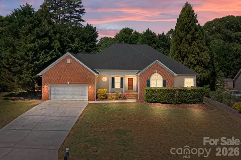 417 Deerfield Dr, Mount Holly, NC 28120