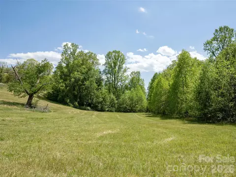 285 Mount Gilead Church Rd, Mills River, NC 28759