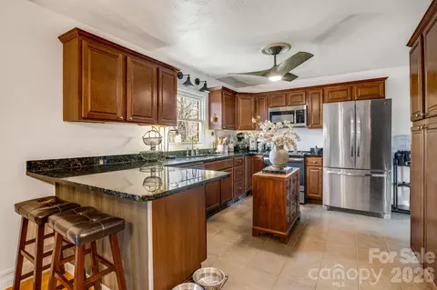 Kitchen - 37 Duck Dr, Mars Hill, NC 28754 photo 2 of 3