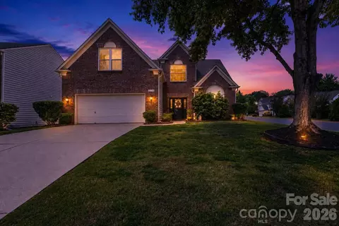 8719 Fieldcroft Dr, Charlotte, NC 28277