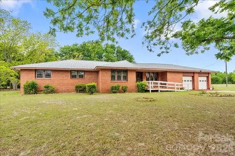 1444 Society Hill Rd, Darlington, SC 29540