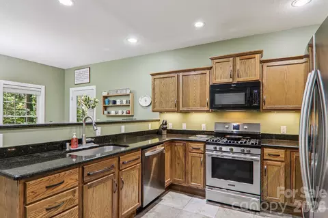 Kitchen - 6 Wagon Trce, Flat Rock, NC 28731 photo 2 of 4