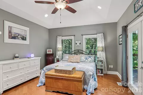 Bedroom - 6 Wagon Trce, Flat Rock, NC 28731 photo 2 of 8