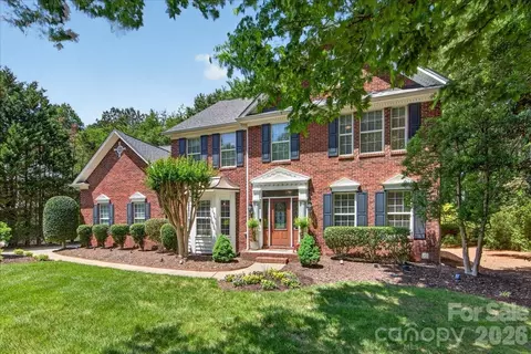 4365 Enchantment Cove Ln, Charlotte, NC 28216