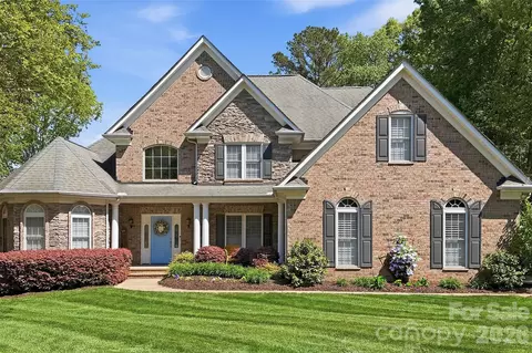 7142 Three Wood Dr, Matthews, NC 28104