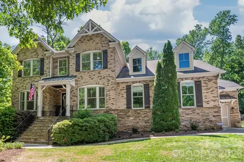 713 Woodcliff Ct, Waxhaw, NC 28173