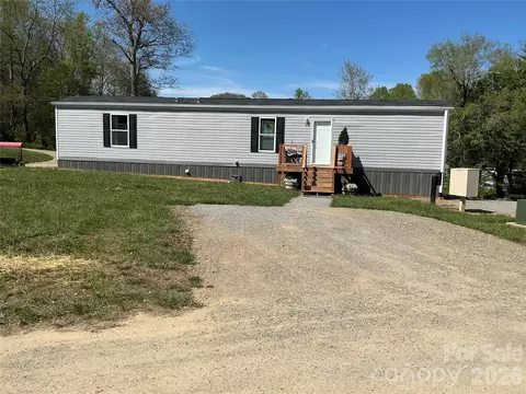 16 Justice Ridge Ln, Candler, NC 28715