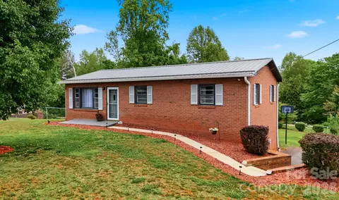 2532 Old Trenton Pl, Lenoir, NC 28645