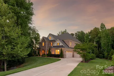 700 Giacomo Dr, Waxhaw, NC 28173