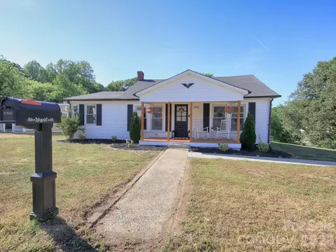 1002 Aiken St, Kannapolis, NC 28081
