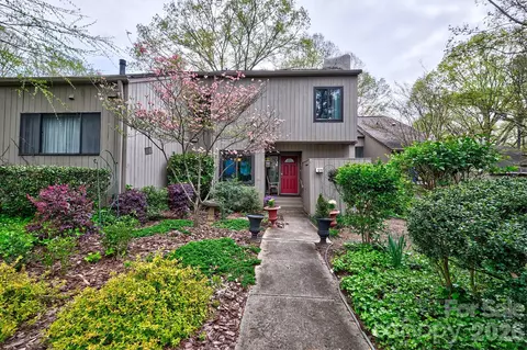 134 Pine Grove Cir, Lake Wylie, SC 29710
