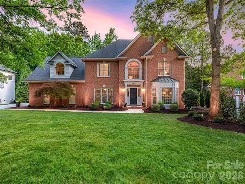 5833 Summerston Pl, Charlotte, NC 28277
