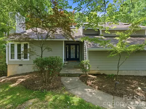 828 Old Bell Rd, Charlotte, NC 28270