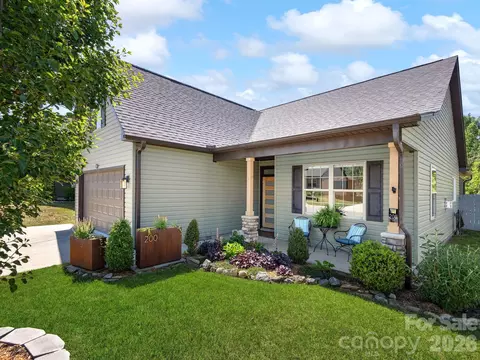 200 Water Leaf Dr, Weaverville, NC 28787