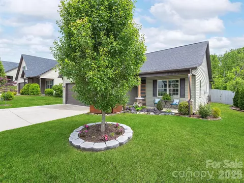 200 Water Leaf Dr, Weaverville, NC 28787