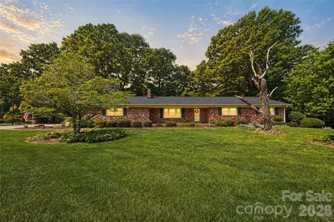 270 Lewis Ferry Rd, Statesville, NC 28677