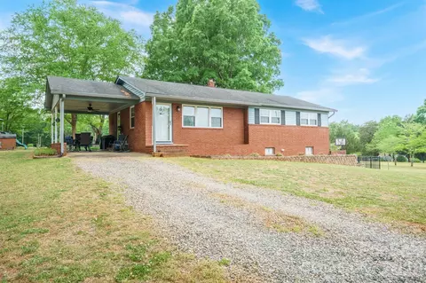 2359 Hendrix Rd, Maiden, NC 28650