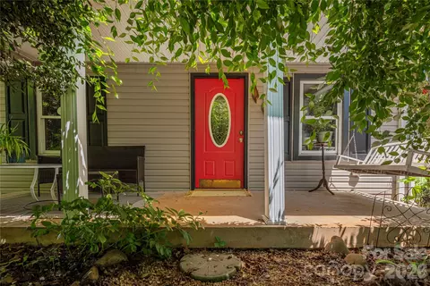14 Murray Ln, Asheville, NC 28806