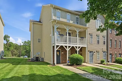119 Steam Engine Dr, Mooresville, NC 28115