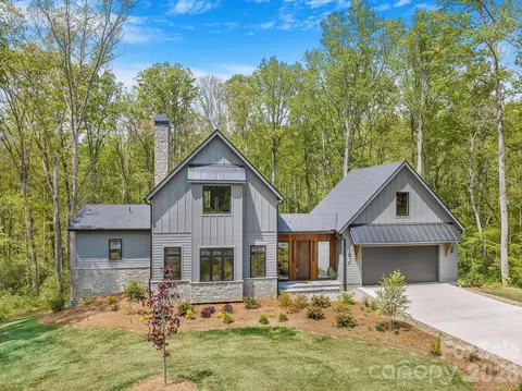 25 Ted Linn Dr, Fairview, NC 28730