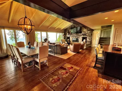 337 Rhododendron Ln, Burnsville, NC 28714