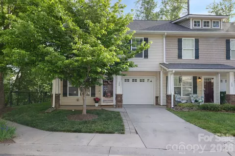 140 Thea Ln, Fletcher, NC 28732