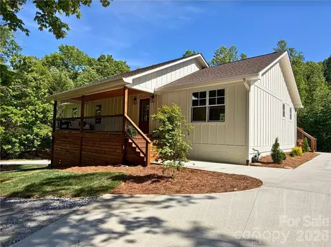 316 Big Raven Ln, Saluda, NC 28773