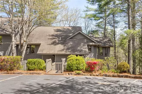 111 River Park Villas Dr, Sapphire, NC 28774