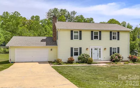 10 Arrow Pl, Asheville, NC 28805