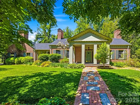 109 Stuyvesant Rd, Asheville, NC 28803