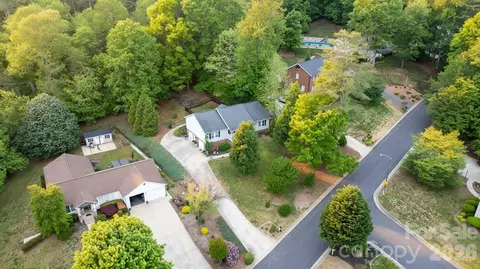 1011 Cambridge Ct, Lenoir, NC 28645