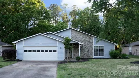 11021 Fox Mill Ln, Charlotte, NC 28277
