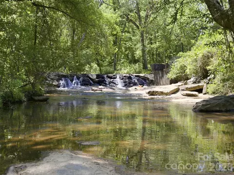 450 Washington St, Forest City, NC 28043
