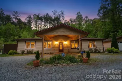945 N Country Club Rd, Brevard, NC 28712