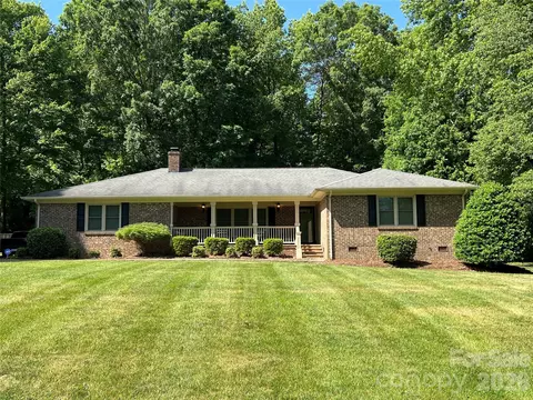 239 Hickory Lane Dr, Mount Holly, NC 28120