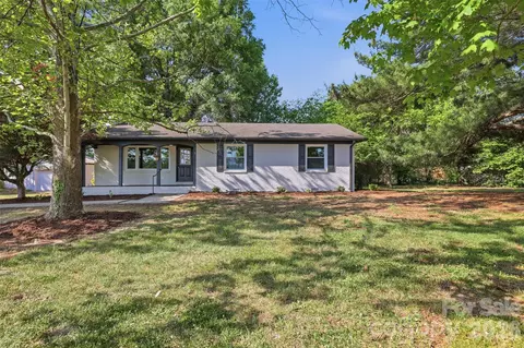 310 Houston Rd, Troutman, NC 28166