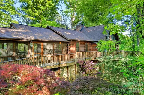 221 Hammer Hollow Dr, Marion, NC 28752