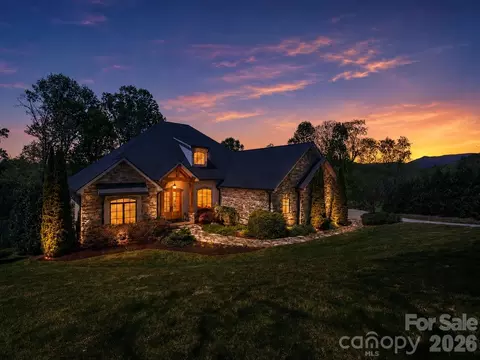 28 Falling Star Ct, Fletcher, NC 28732
