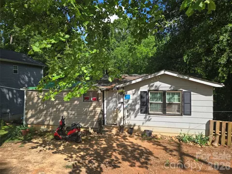 413 S Pinchback Ave, Bessemer City, NC 28016