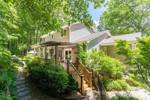 72 Whitfield Ln, Weaverville, NC 28787