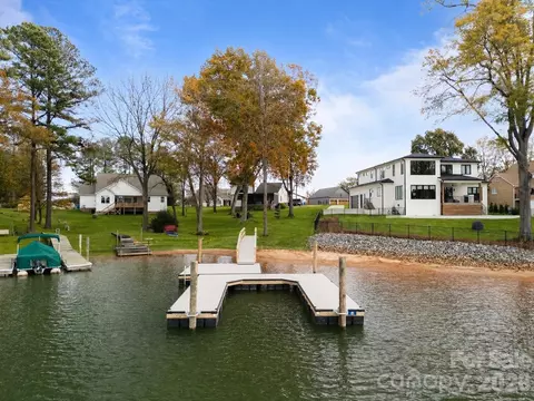 240 Shoreline Loop, Mooresville, NC 28117
