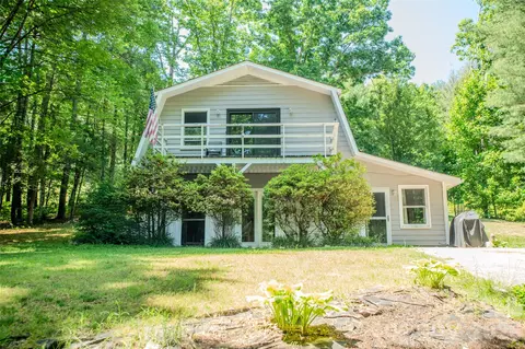 1202 Cannon Dr, Lenoir, NC 28645