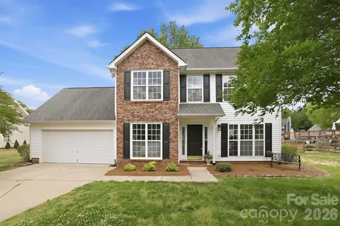 8106 Castlemaine Dr, Matthews, NC 28104