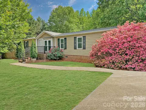715 Dallas Spencer Mountain Rd, Dallas, NC 28034