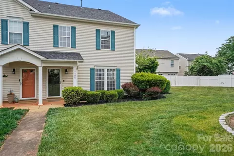 1185 Triece Ln, Charlotte, NC 28215