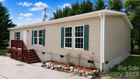 106 Central Ave, Swannanoa, NC 28778